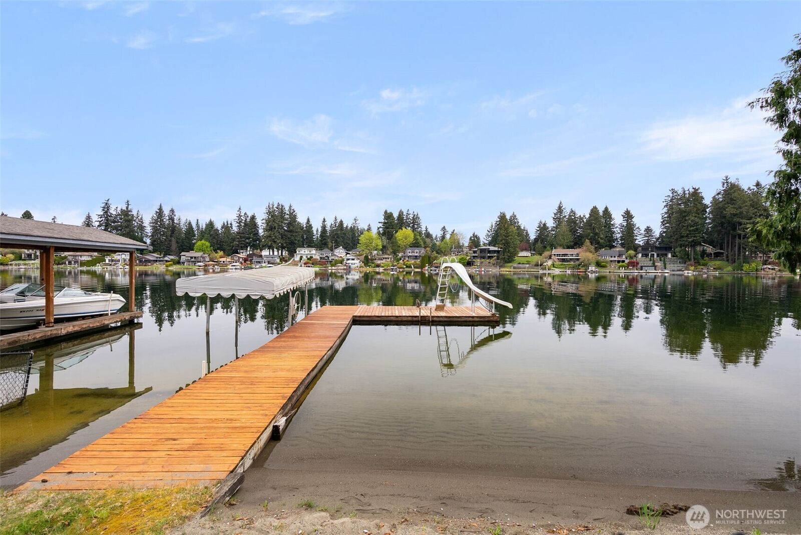Property Photo:  2403  185th Avenue E  WA 98391 