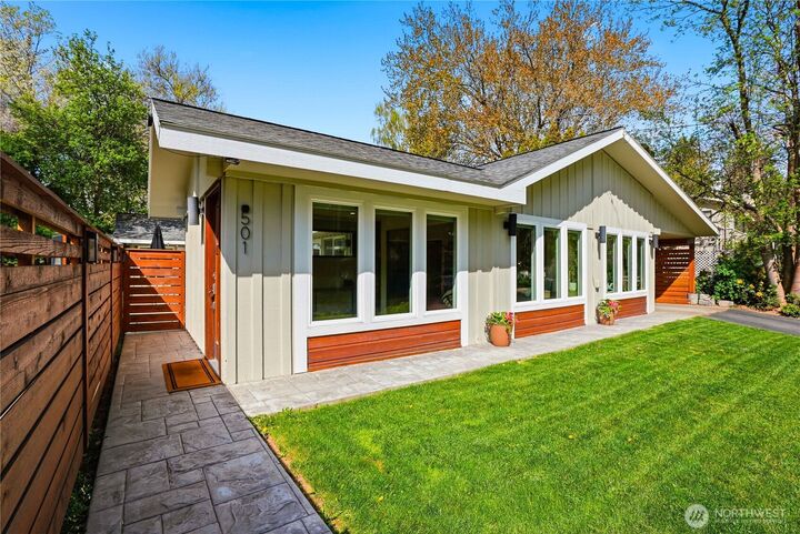 Property Photo:  501 N Willow Street  WA 98926 