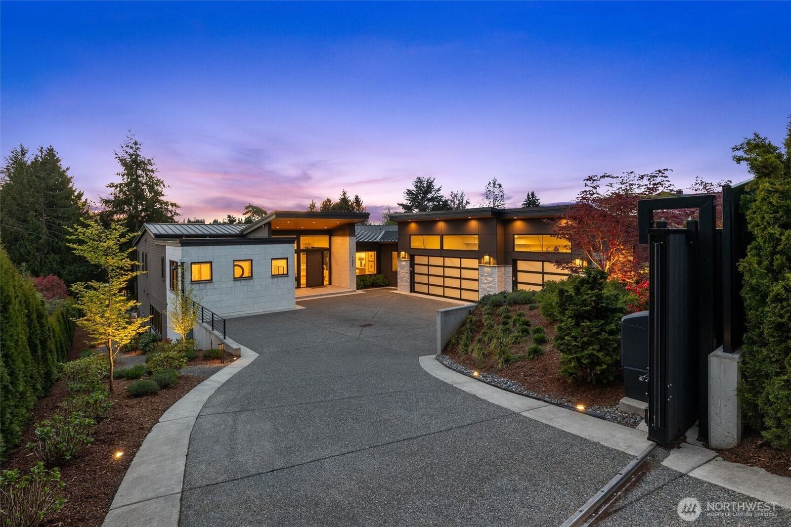 Property Photo:  1421  88th Avenue NE  WA 98004 