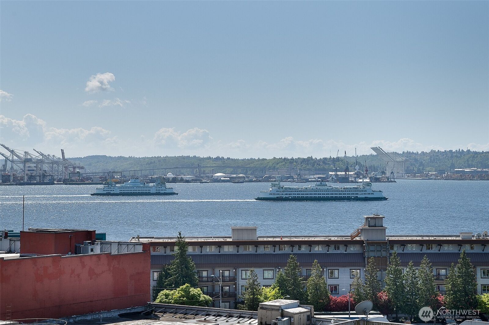 Property Photo:  2607  Western Avenue 552  WA 98121 