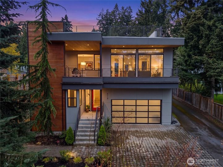 Property Photo: 9719 Lake Shore Boulevard NE WA 98115
