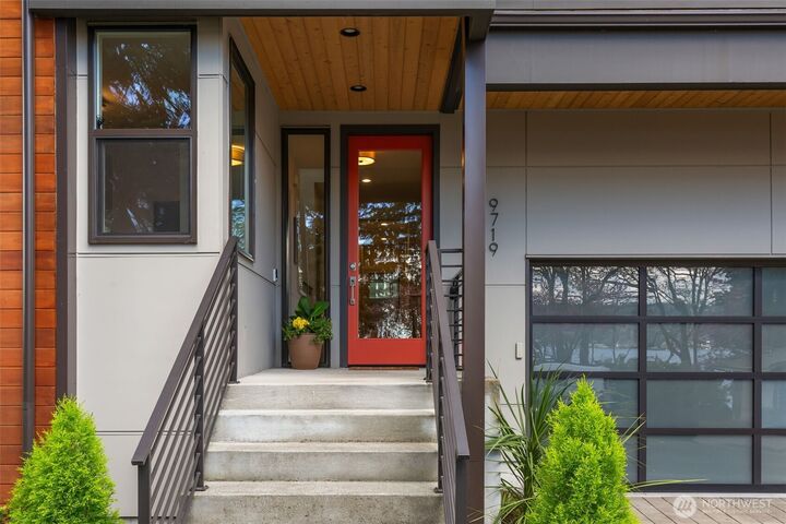 Property Photo:  9719  Lake Shore Boulevard NE  WA 98115 