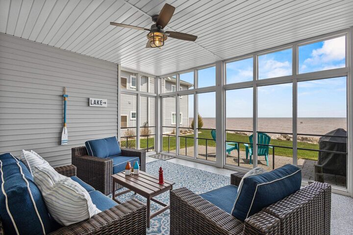 Property Photo:  2614 Lake Street  WI 54201 