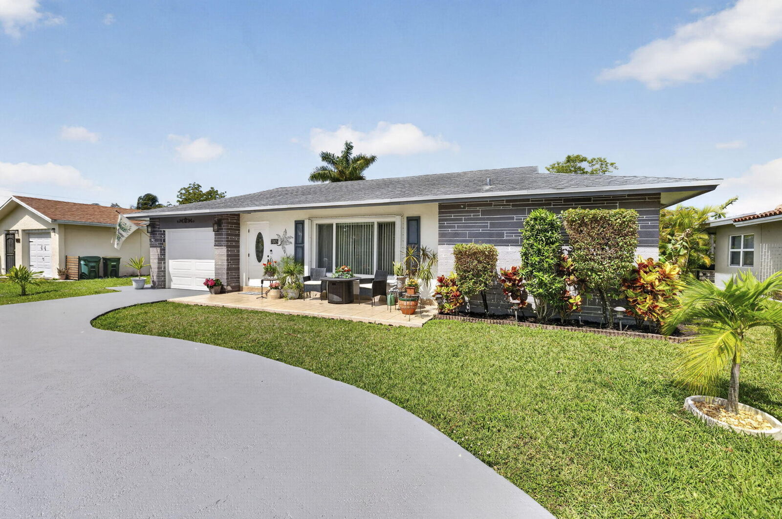 Property Photo:  7005 NW 95th Terrace  FL 33321 