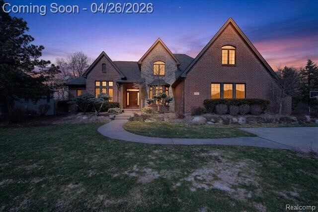 Property Photo: 6932 Oakhurst Ridge Road MI 48348