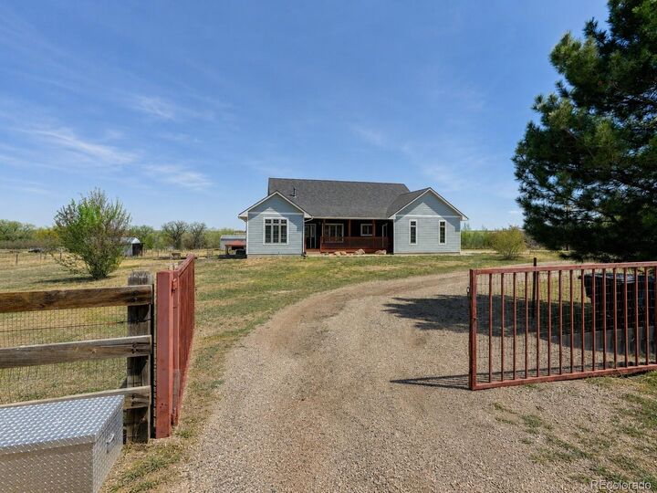 Property Photo:  59956 E Commanche Way  CO 80136 