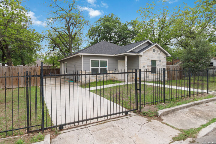 Property Photo:  1214 Chalmers Ave  TX 78211 