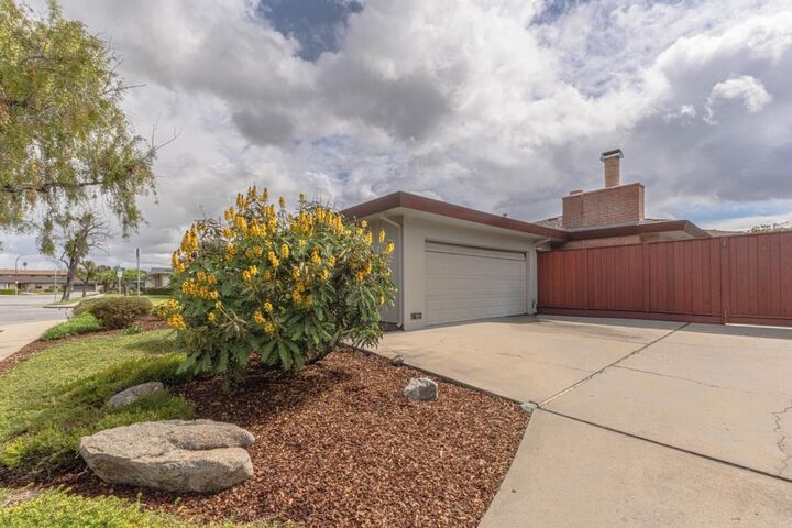 Property Photo:  632 San Tomas Way  CA 93901 