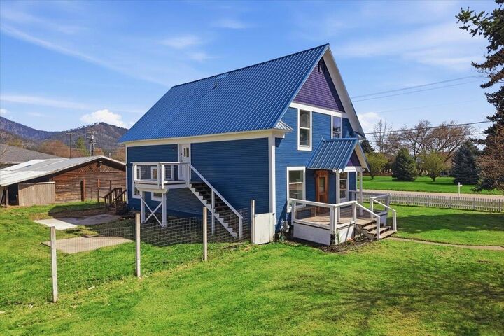 Property Photo:  707 S 2nd W St  WA 99109 