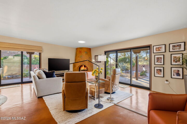 Property Photo:  1915 W Hickory Hollow Lane  AZ 85704 