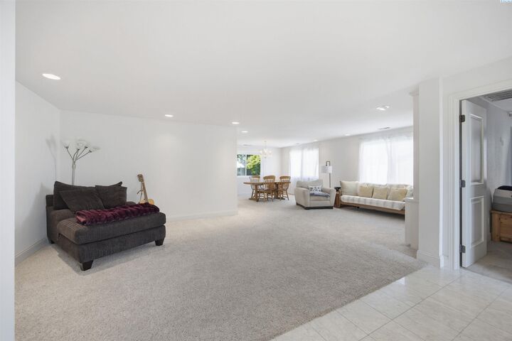 Property Photo:  2335 Snohomish Ave  WA 99354 