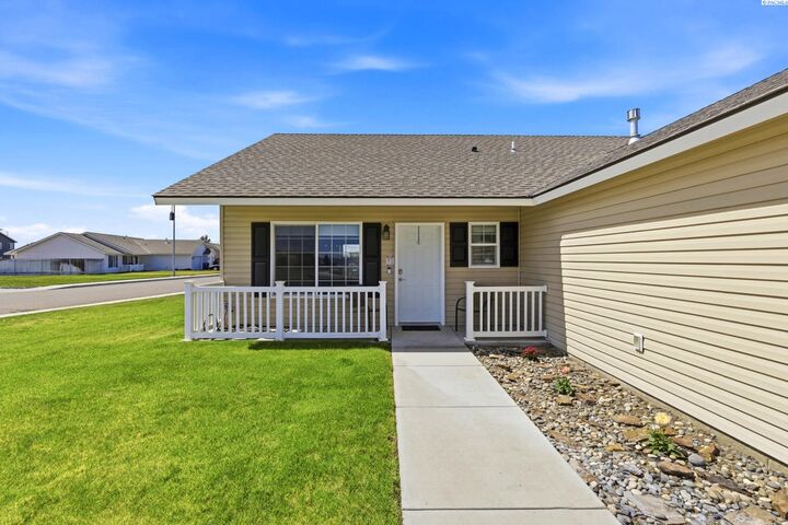 Property Photo: 5512 Leon Ct WA 99301