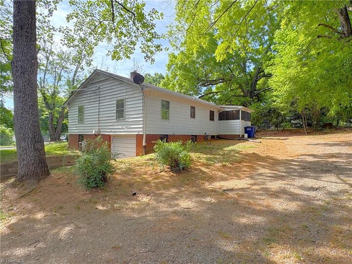 Property Photo:  106 N 11th Avenue  NC 27027 