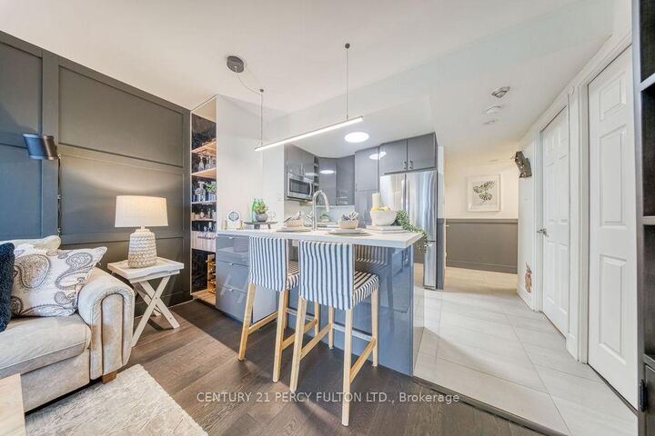 Property Photo:  725 King Street W 1201  ON M5V 2W9 