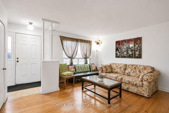 Property Photo: 3012 Keele Street ON M3M 2H3