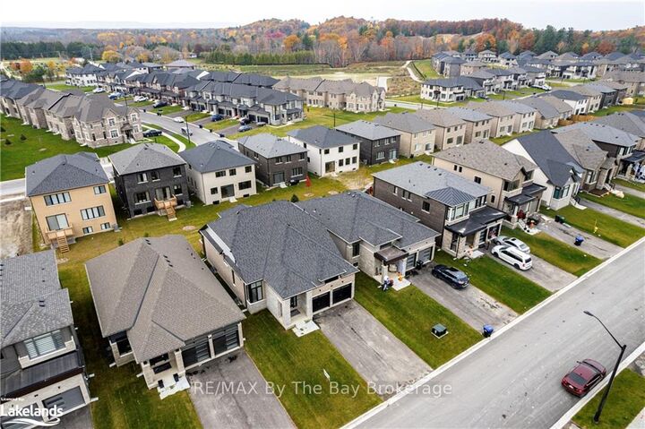 Property Photo: 5 Rosanne Circle ON L9Z 0N4