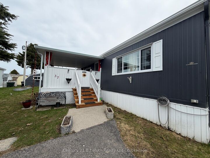 Property Photo: 37 Berts Road ON L4R 5B5