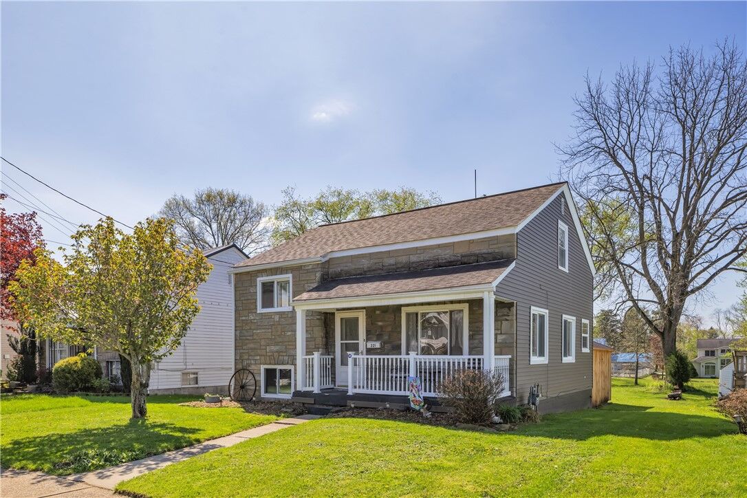 Property Photo:  221 E Metzger Ave  PA 16001 
