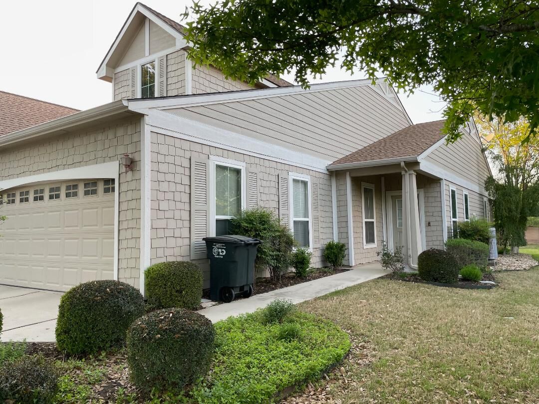 Property Photo: 319 Essex Lane TX 78633