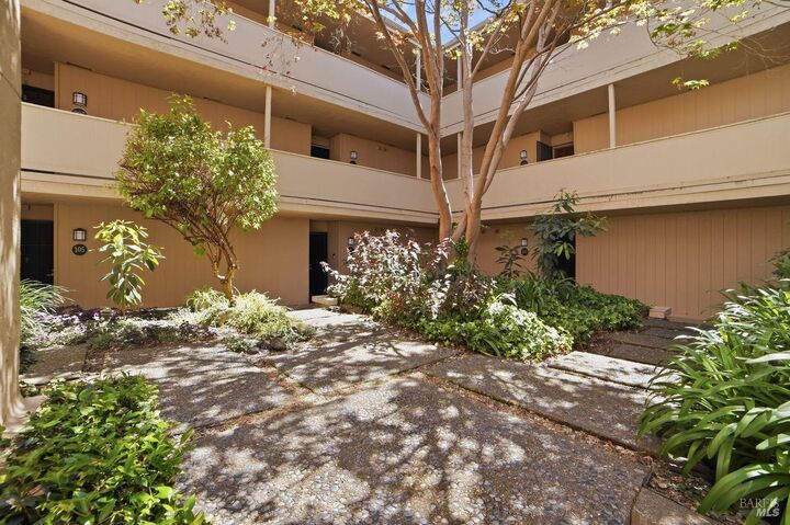 Property Photo:  1370 Townview Avenue 202  CA 95405 