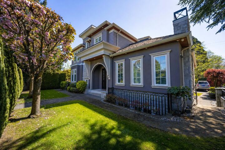 Property Photo: 738 W 54th Avenue BC V6P 1M4