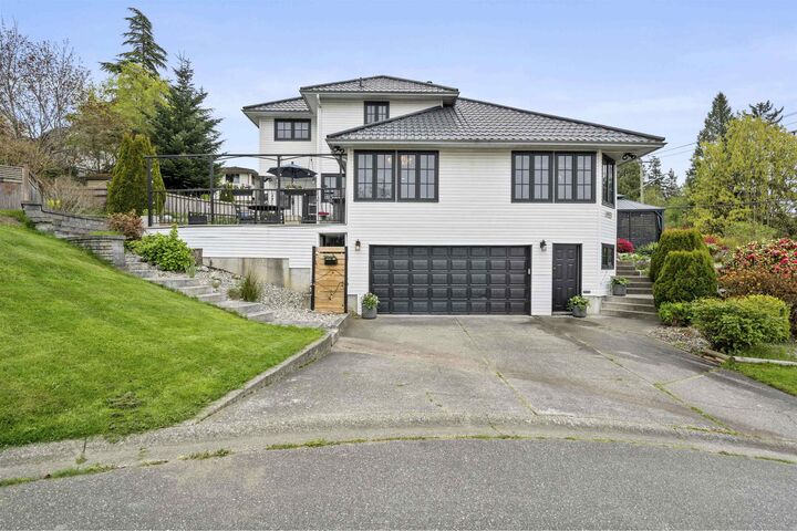 Property Photo: 16071 8 Avenue BC V4A 1A1