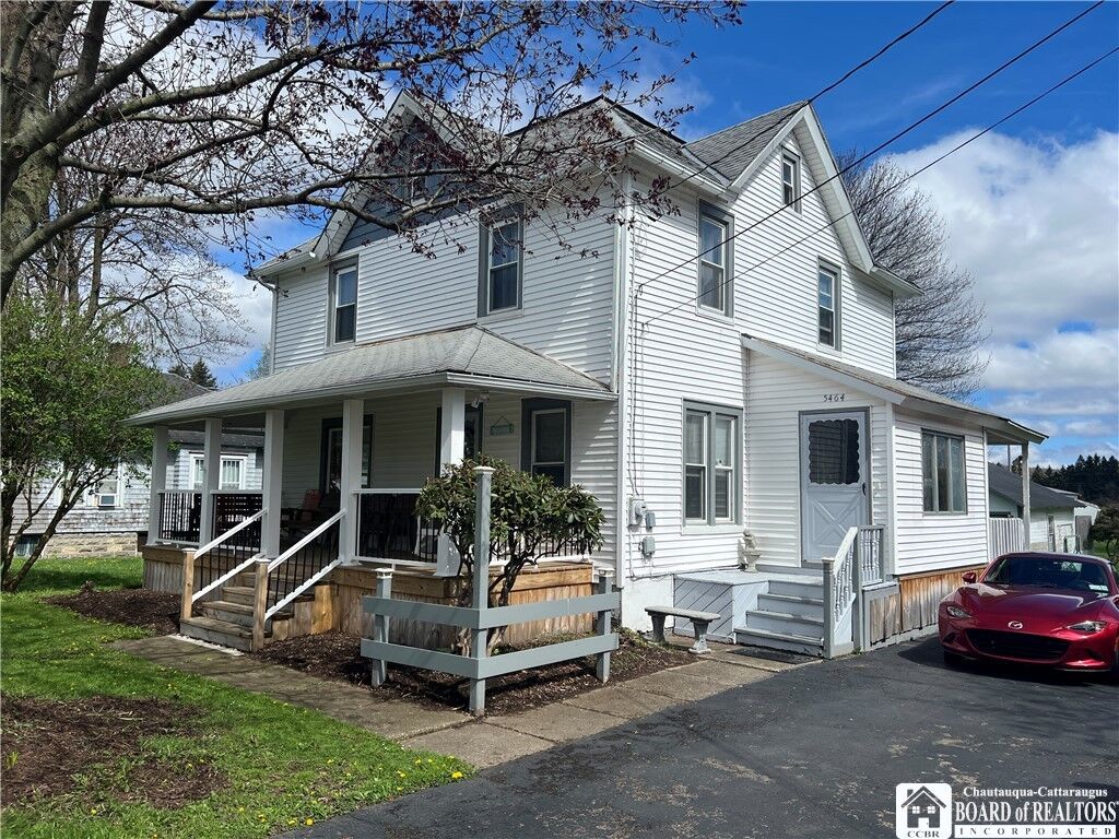 Property Photo: 5464 E Lake Road NY 14728