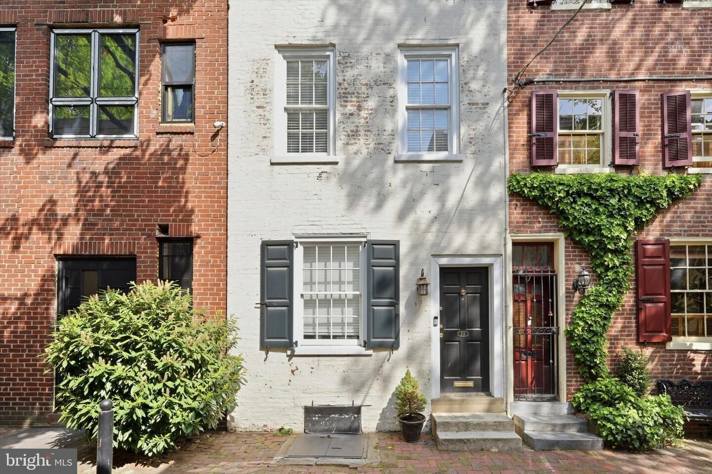 Property Photo:  215 S Jessup Street  PA 19107 