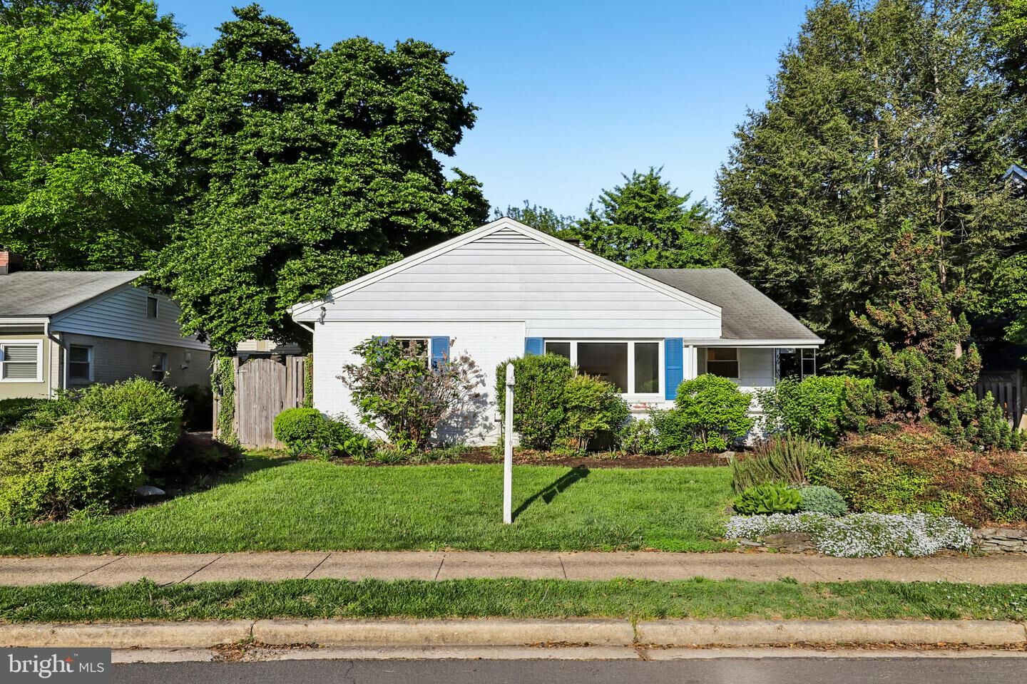 Property Photo:  312 S Fenwick Street  VA 22204 