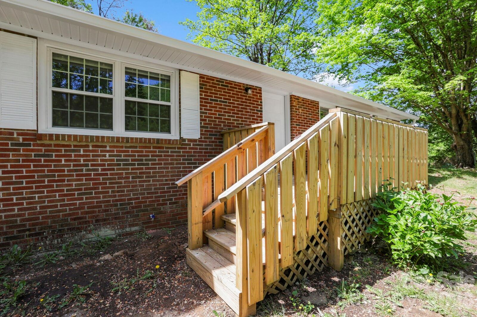 Property Photo:  1007 N Fork Road  NC 28709 