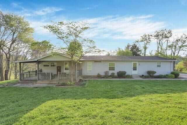 Property Photo: 5905 Mainsville Rd SE Road OH 43764