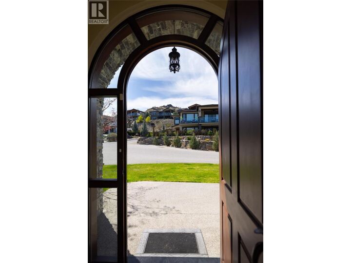 Property Photo: 1010 Lamont Court BC V1W 5J1