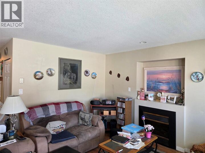 Property Photo: 601 9th Street 2 BC V0X 1N3