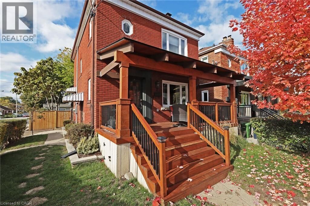 Property Photo:  2 Lankin Boulevard  ON M4J 4W8 