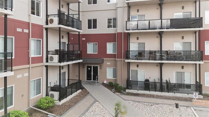 Property Photo:  50 Philip Lee Drive  MB R3W 0P7 