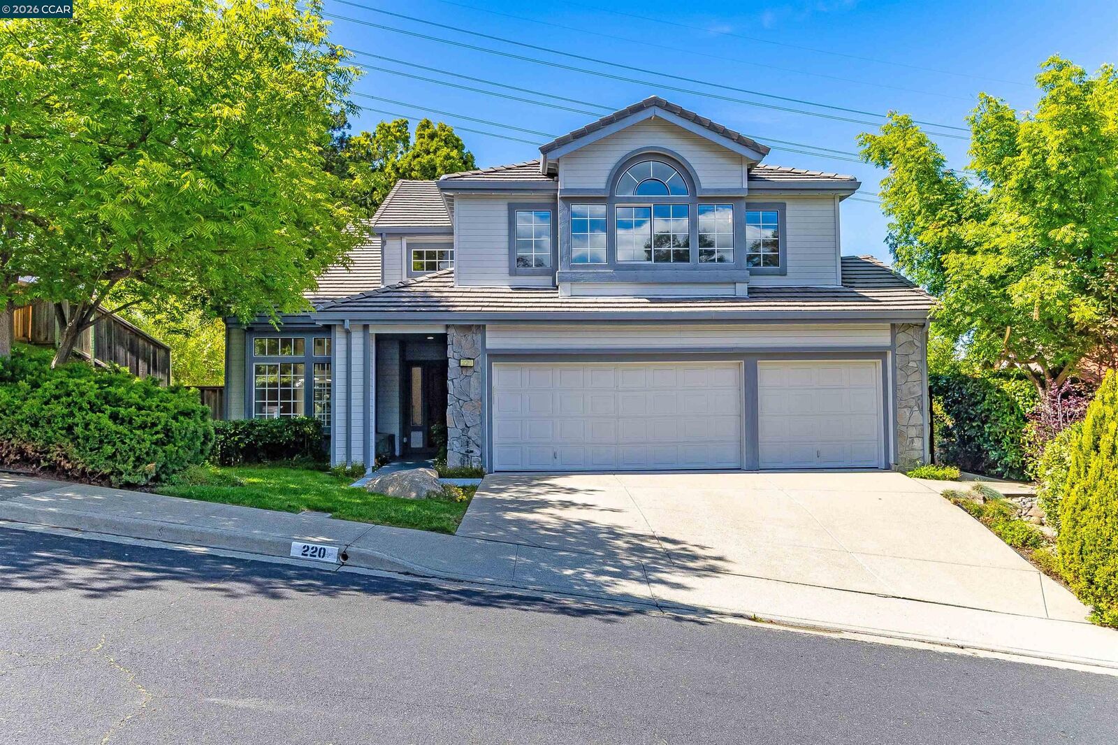 Property Photo: 220 Valley Glen Ln CA 94553