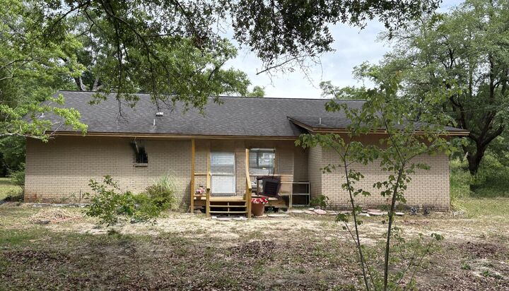 Property Photo:  1655 U.s. 90  FL 32531 