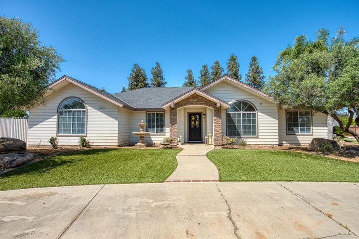 Property Photo:  5358 W Clinton Avenue  CA 93722 