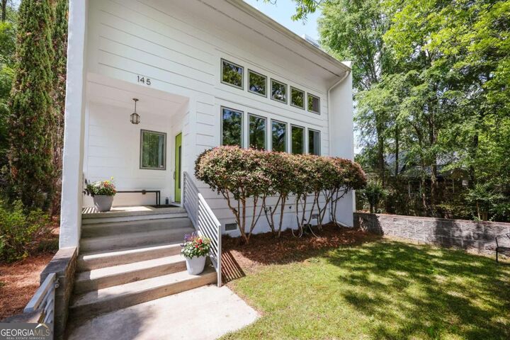 Property Photo:  145 Satula Avenue  GA 30601 