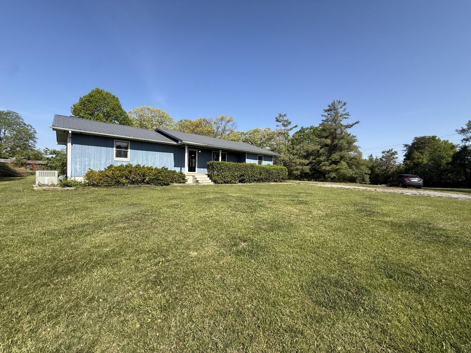 Property Photo: 1717 Vandergriff Road TN 37377