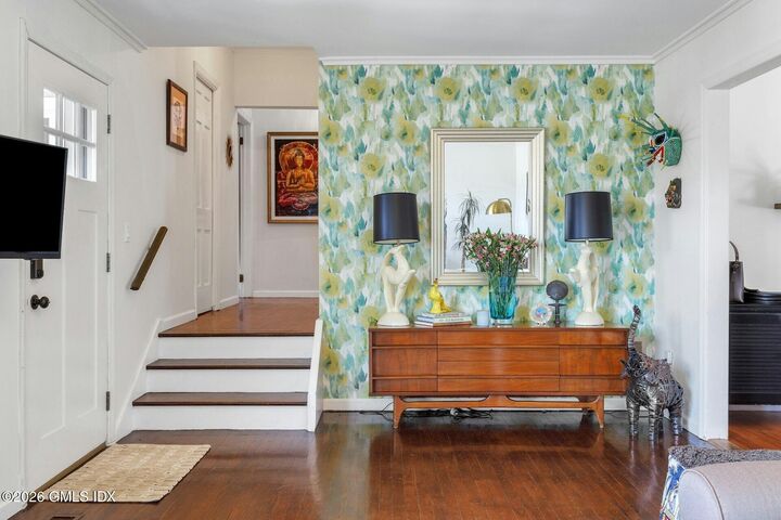 Property Photo:  42 Nicholas Avenue  CT 06831 