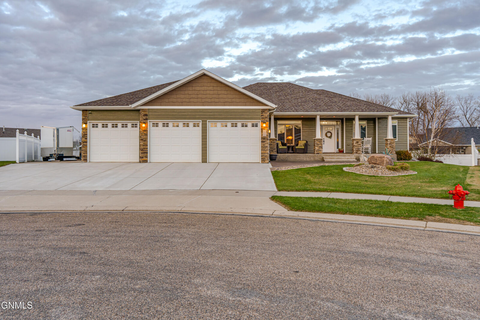 Property Photo:  120 Marietta Place  ND 58504 