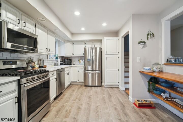 Property Photo:  92 Summit Ct  NJ 07090 