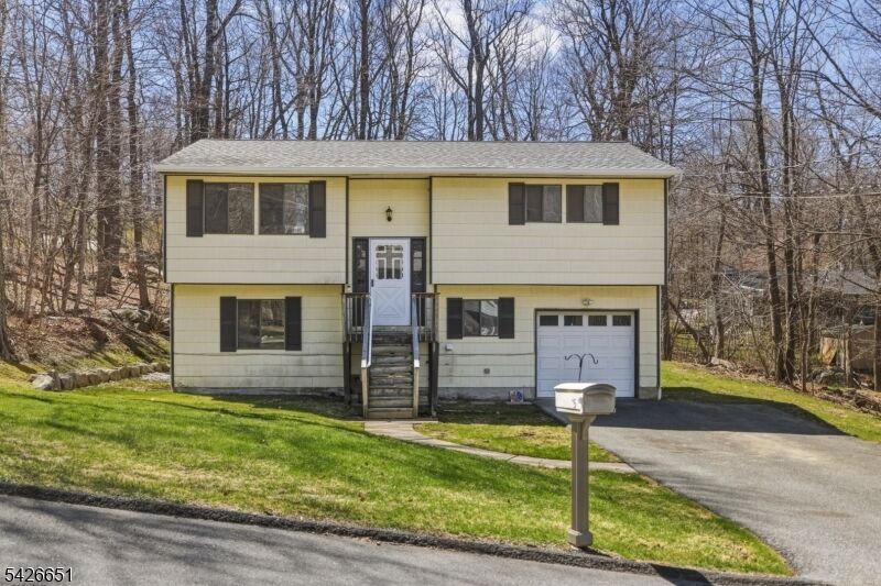 Property Photo:  15 Karen Rd  NJ 07422 