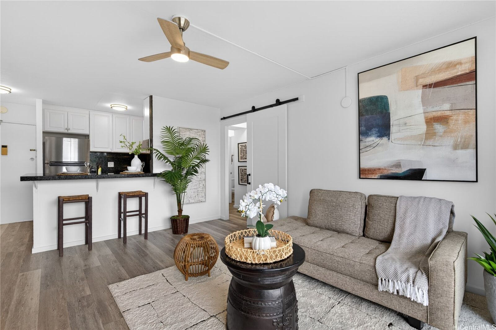 Property Photo: 98-1038 Moanalua Road 7-608 HI 96701