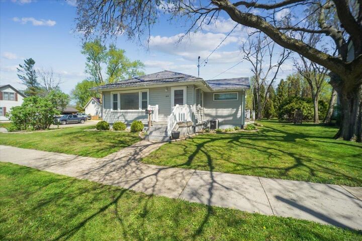 Property Photo:  621 W Charles  IA 50662 