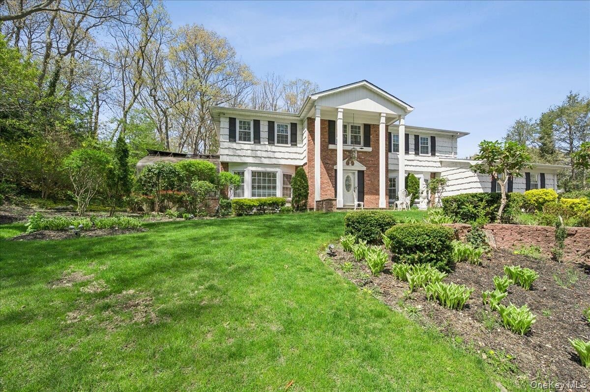 Property Photo: 7 Stepping Stone Crescent NY 11746