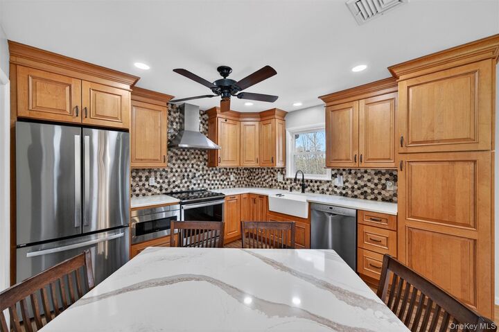 Property Photo:  175 Barnes Road  NY 10992 