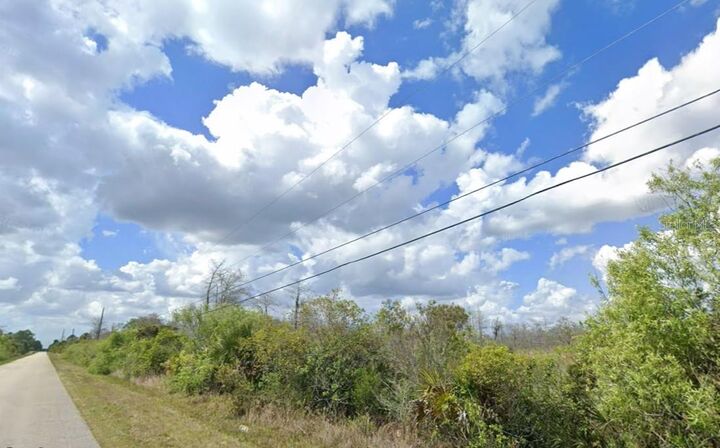 Property Photo:  2630 NE 37th Avenue  FL 34120 