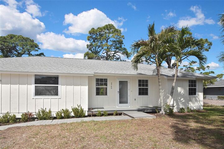 Property Photo:  2760 Shamrock Drive  FL 34293 
